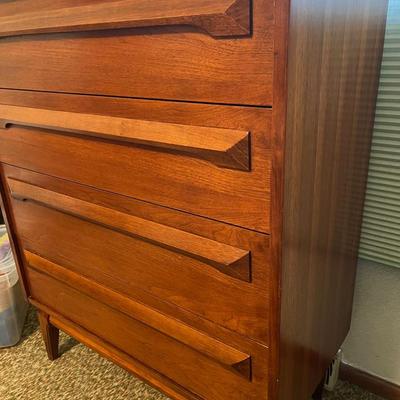 Mid Century Chest of drawers