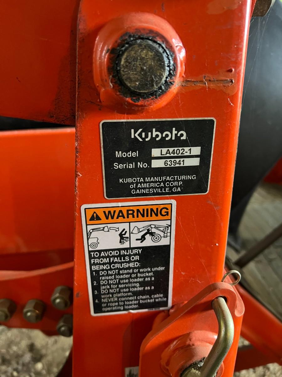Kubota B7800 Tractor with Kubota LA402 and Digger Attachments and