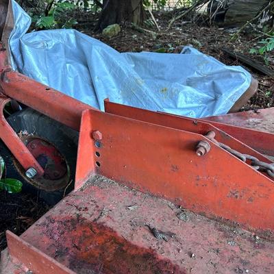 Kubota B7800 Tractor with Kubota LA402 and Digger Attachments and Maschio L52!