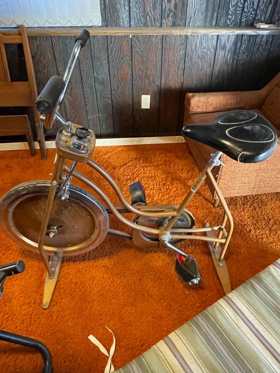 Schwinn xr7 exercise bike value sale