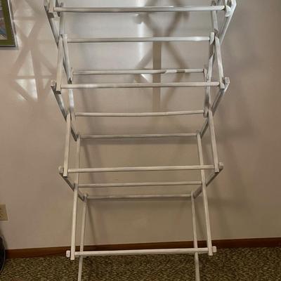 Collapsable drying rack