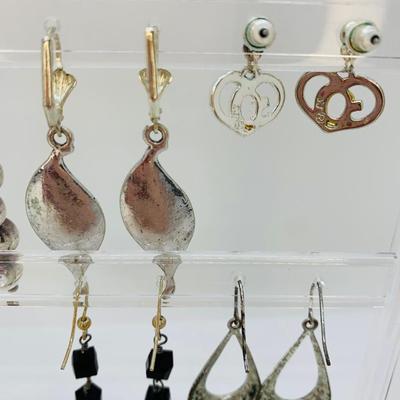 LOT 18R: Pierced Earring Collection