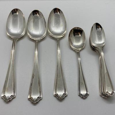 LOT 31C: Simeon L& George M Rogers Company 12 DWT Silverplate Flatware