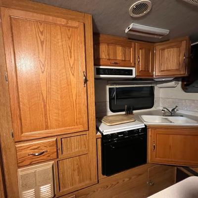 Great 1999 Fleetwood Caribou Camper Truck Trailer with Kitchen Bathroom & Sleeping Loft