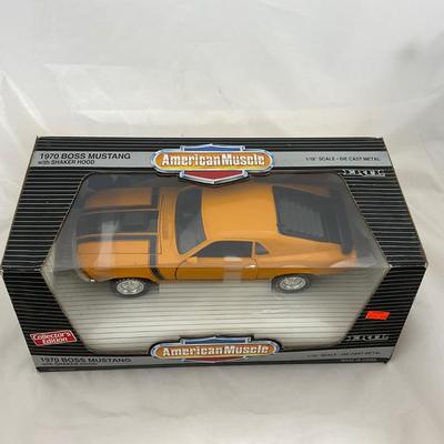 -84- AMERICAN MUSCLE | 1:18 Scale Die Cast | 1970 Ford Boss 302 Mustang