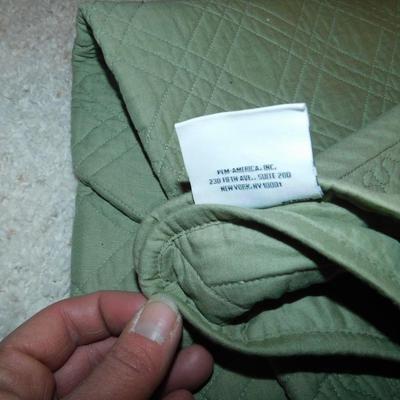LAURA ASHLEY QUEEN SIZE GREEN QUILTED BED SPREAD AND 2 THROWS