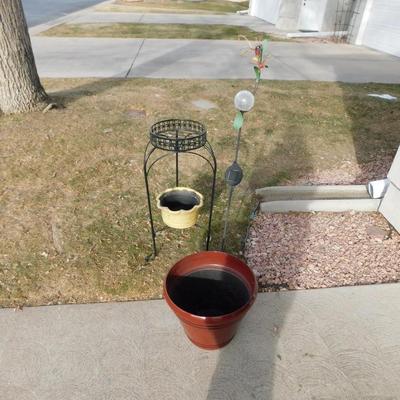 PLANTERS, PLANT STAND AND SOLAR LIGHT