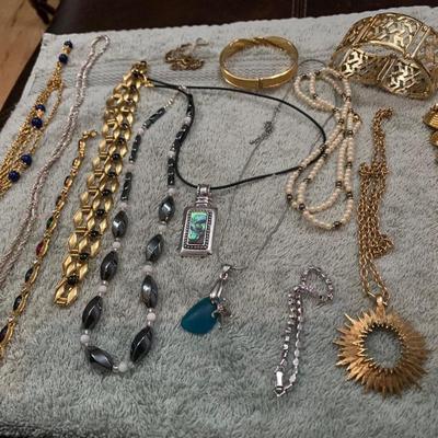 Estate Jewelry Lot - B201