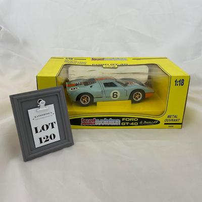 -120- MODEL CAR | 1:18 Scale Die Cast | Ford GT - 40
