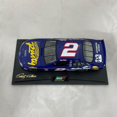 -147- NASCAR | 1:18 Scale Die Cast | 1998 Miller Lite Ford Taurus | Rusty Wallace