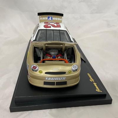 -157- NASCAR | 1:18 Scale Die Cast | 1999 Team Winston Ford Taurus | Jimmy Spencer
