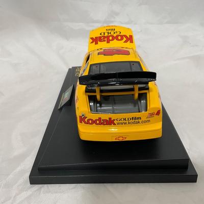 -164- NASCAR | 1:18 Scale Die Cast | 1997 Kodak Film Chevrolet Monte Carlo | Sterling Martin
