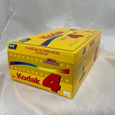 -164- NASCAR | 1:18 Scale Die Cast | 1997 Kodak Film Chevrolet Monte Carlo | Sterling Martin