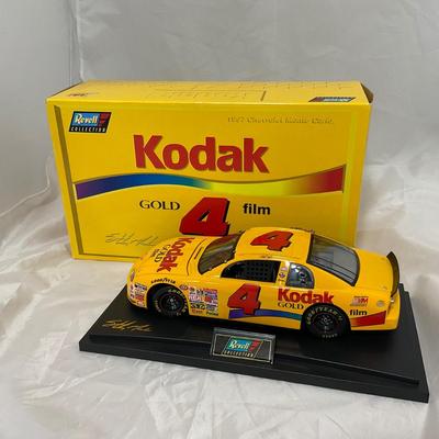 -164- NASCAR | 1:18 Scale Die Cast | 1997 Kodak Film Chevrolet Monte Carlo | Sterling Martin