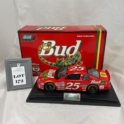 -172- NASCAR | 1:18 Scale Die Cast | 1997 Budweiser Lizard Chevrolet