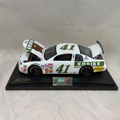 -173- NASCAR | 1:18 Scale Die Cast | 1997 Kodak Chevrolet Monte Carlo