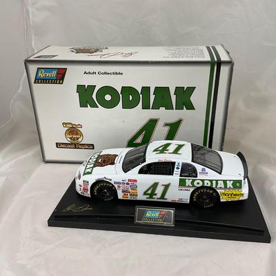 -173- NASCAR | 1:18 Scale Die Cast | 1997 Kodak Chevrolet Monte Carlo