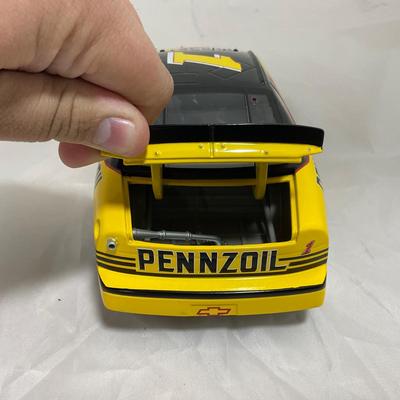 -176- NASCAR | 1:18 Scale Die Cast | 1998 Pennzoil Monte Carlo