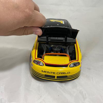 -176- NASCAR | 1:18 Scale Die Cast | 1998 Pennzoil Monte Carlo