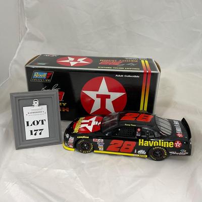 -177- NASCAR | 1:18 SCale Die Cast | 1998 Texaco Ford Taurus | Kenny Irwin