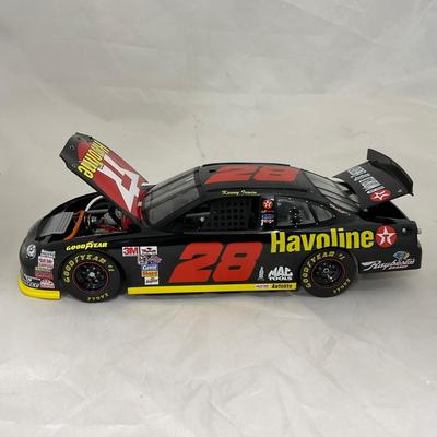 -177- NASCAR | 1:18 SCale Die Cast | 1998 Texaco Ford Taurus | Kenny Irwin