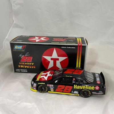 -177- NASCAR | 1:18 SCale Die Cast | 1998 Texaco Ford Taurus | Kenny Irwin