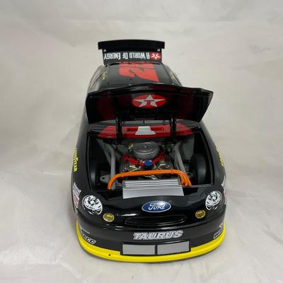 -177- NASCAR | 1:18 SCale Die Cast | 1998 Texaco Ford Taurus | Kenny Irwin