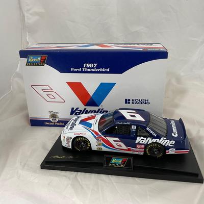 -181- NASCAR | 1:18 Scale Die Cast | 1997 Valvoline Ford Thunderbird