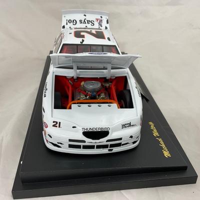 -182- NASCAR | 1:18 Scale Die Cast | 1997 Citgo Ford Thunderbird