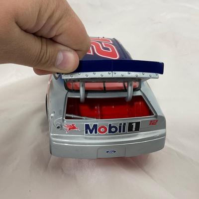 -186- NASCAR | 1:18 SCale Die Cast | 1999 Mobil Kentucky Derby Ford Taurus
