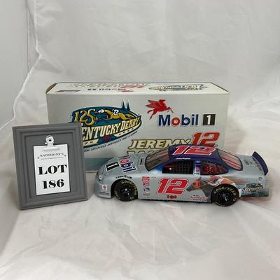 -186- NASCAR | 1:18 SCale Die Cast | 1999 Mobil Kentucky Derby Ford Taurus