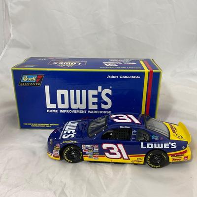 -188- NASCAR | 1:18 Scale Die Cast | 1998 Lowes Home Improvement Warehouse Chevrolet