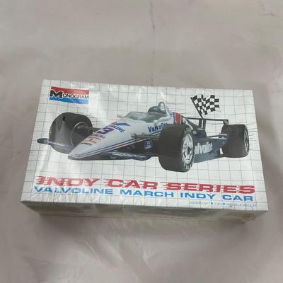 -193- MODEL KIT | 1:24 Scale | Valvoline March Indy Car Sealed
