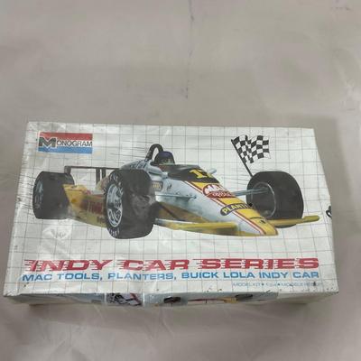 -194- MODEL KIT | 1:24 Scale Mac Tools, Planters, Buick Lola Indy Car Sealed
