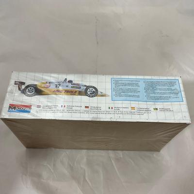 -194- MODEL KIT | 1:24 Scale Mac Tools, Planters, Buick Lola Indy Car Sealed