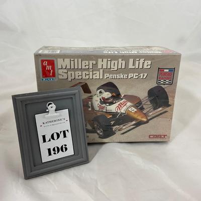 -196- MODEL KIT | 1:25 Scale Miller High Life Special Penske PC-17 Sealed