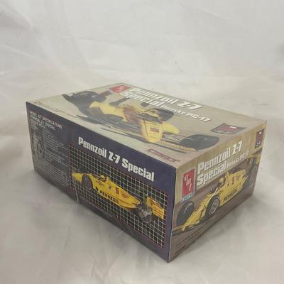-198- MODEL KIT | 1:25 Scale | Pennzoil 2-7 Special Penske PC-17 Sealed