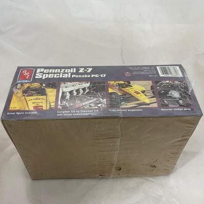 -198- MODEL KIT | 1:25 Scale | Pennzoil 2-7 Special Penske PC-17 Sealed