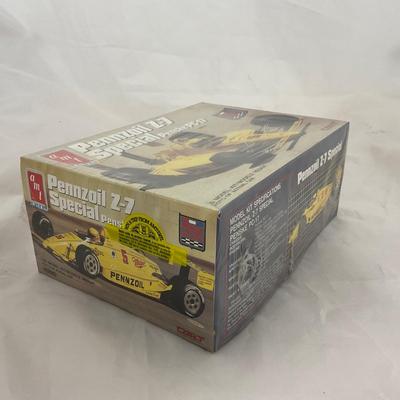 -198- MODEL KIT | 1:25 Scale | Pennzoil 2-7 Special Penske PC-17 Sealed