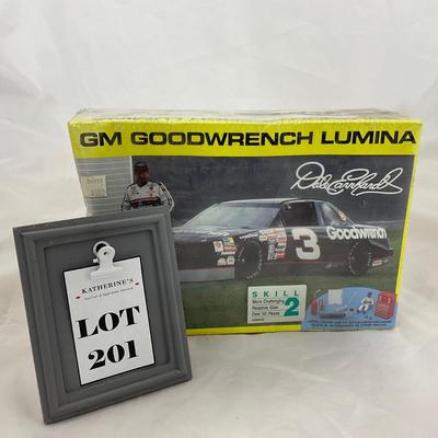 -201- MODEL KIT | 1:24 Scale | GM Goodwrench Lumina Sealed | Dale Earnhardt