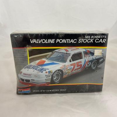 -202- MODEL KIT | 1:24 Scale | Valvoline Pontiac Stock Car Sealed | Neil Bonnetts