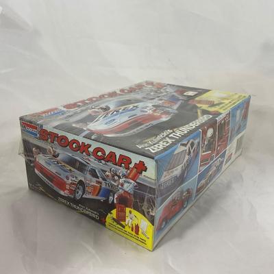 -205- MODEL KIT | 1:24 Scale | Zerex Thunderbird + Alan Kulwickis