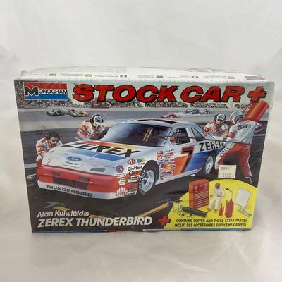 -205- MODEL KIT | 1:24 Scale | Zerex Thunderbird + Alan Kulwickis