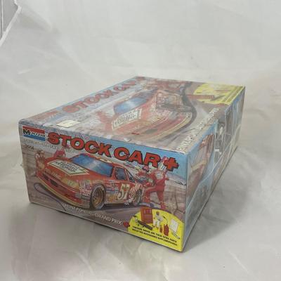 -206- MODEL KIT | 1:24 Scale | Heinz Pontiac Grand Prix + Stock Car Sealed