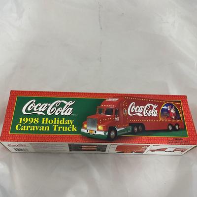 -216- MODEL | 1998 Holiday Caravan Truck Coca-Cola