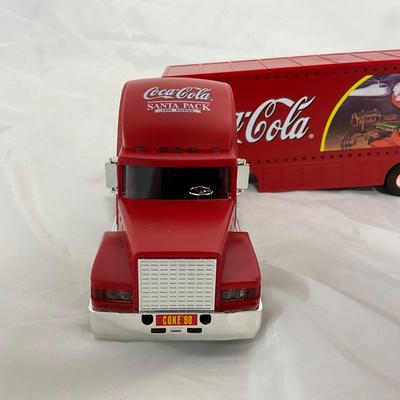 -216- MODEL | 1998 Holiday Caravan Truck Coca-Cola