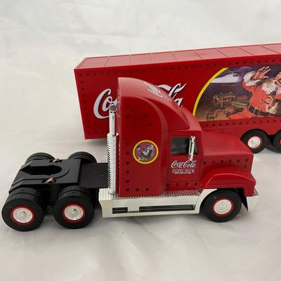 -216- MODEL | 1998 Holiday Caravan Truck Coca-Cola