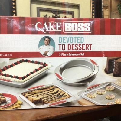 Five Piece bakeware sent by cake boss