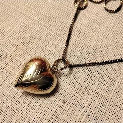 Vintage Puff Heart With Engraved Design 18" 925 Necklace