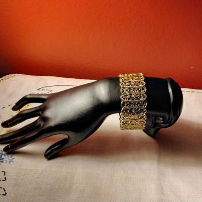 Beautiful Filigree Bracelet Universal Fit